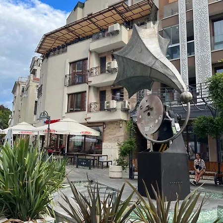 Azzurro Premium On Bulevard Bogoridi * Burgas