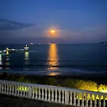 Azzurro Premium On Bulevard Bogoridi Apartament