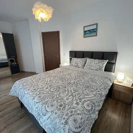 Azzurro Premium On Bulevard Bogoridi * Burgasz