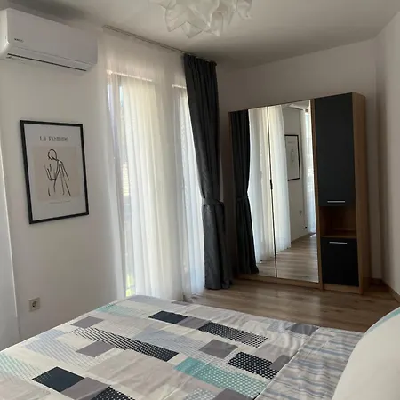 Apartment Azzurro Premium On Bulevard Bogoridi *