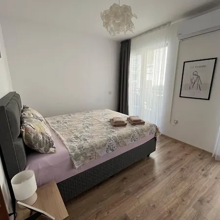 Apartment Azzurro Premium On Bulevard Bogoridi *