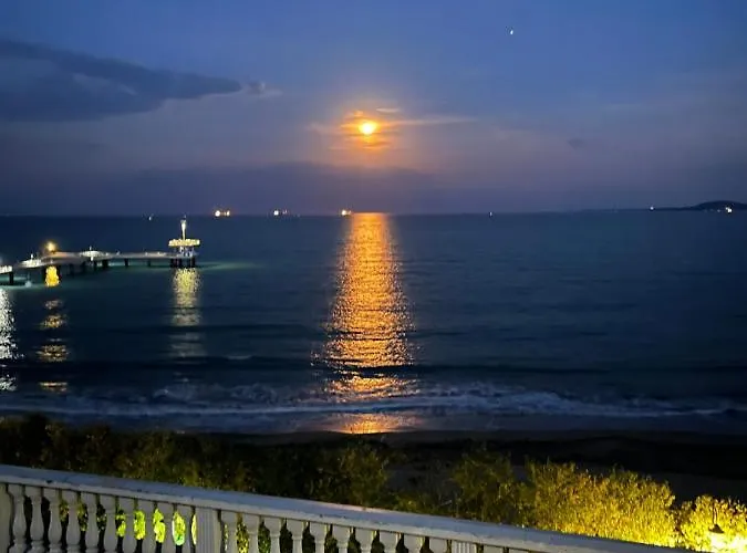 Azzurro Premium On Bulevard Bogoridi Apartmán